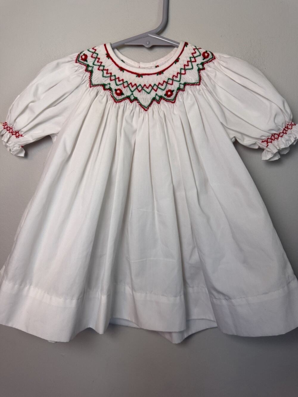 Remember Nguyen 2T White Smocked Christmas Bishop Dress EUC
